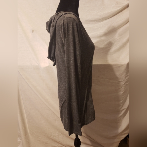 Avia size lg top with a hood grey color - Picture 3 of 5